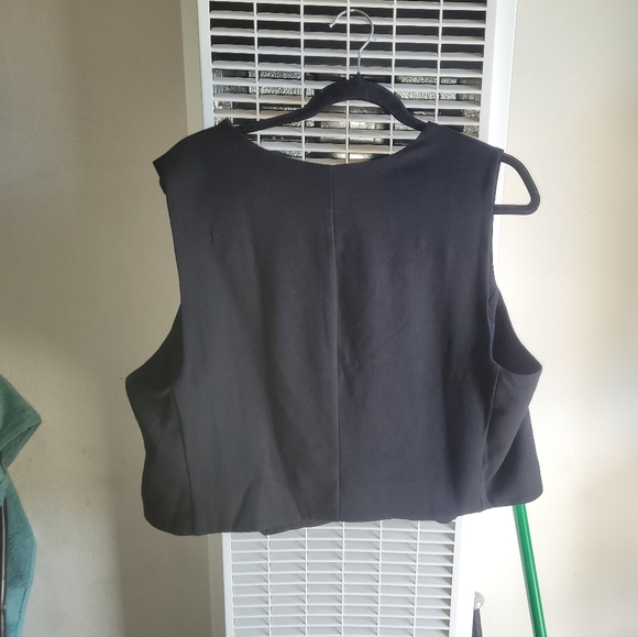 GAP Classic Black Vest - Picture 3 of 3